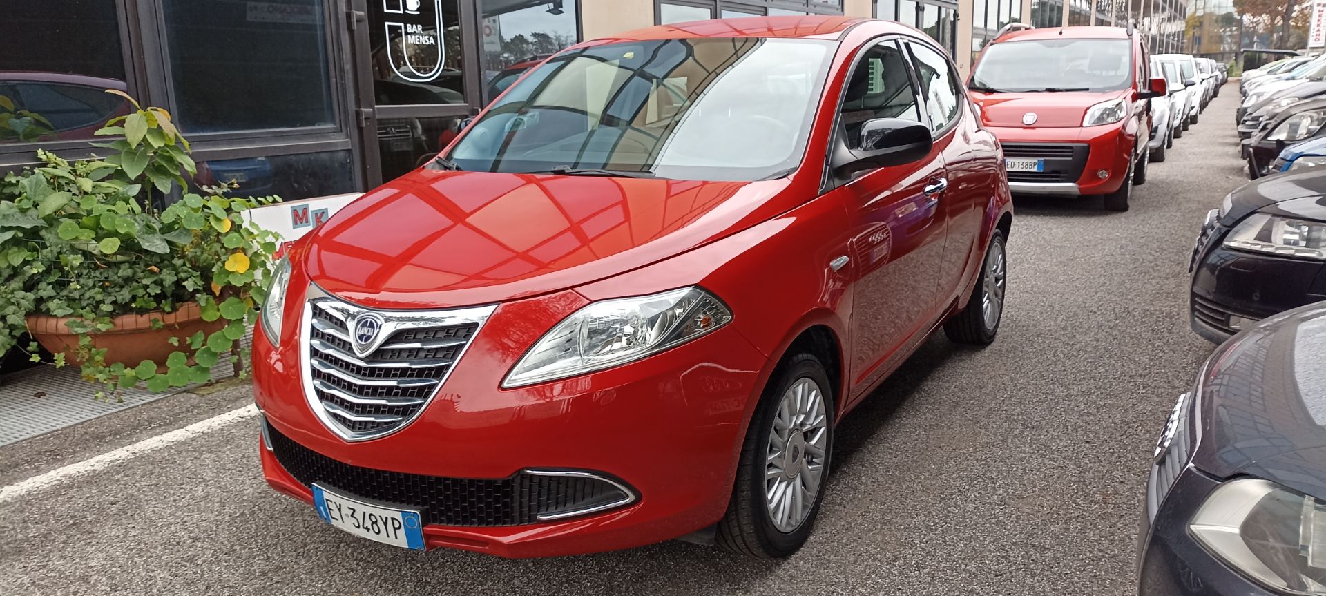 Lancia Ypsilon  Gold