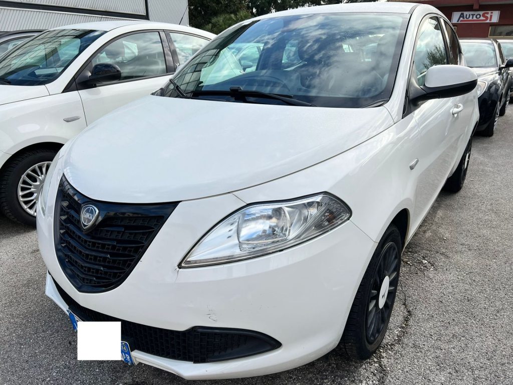 Lancia Ypsilon 1.3 MJT 16V 95 CV Porte S&S Gold Black Packet