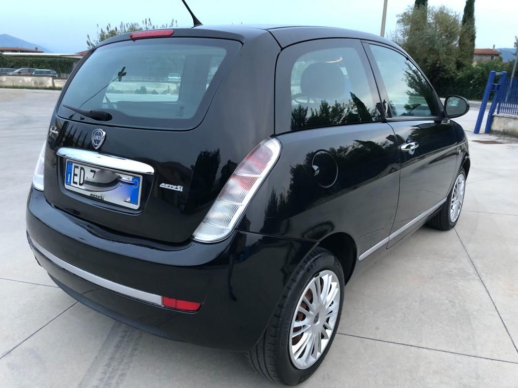 Lancia Ypsilon 1.3 MJT Platino