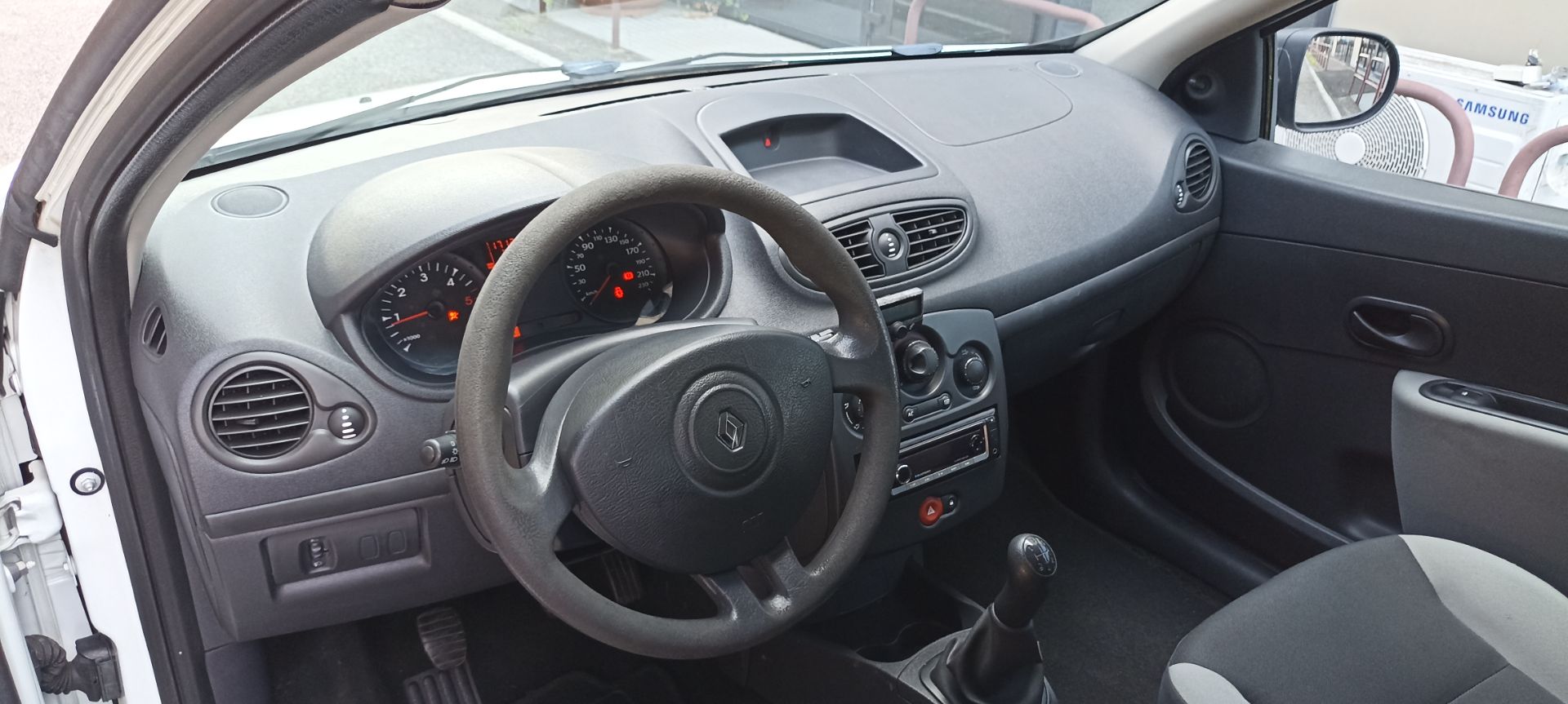 Renault Clio 1.5 DCi 70 CV 3p. Van Clima 75 Cv