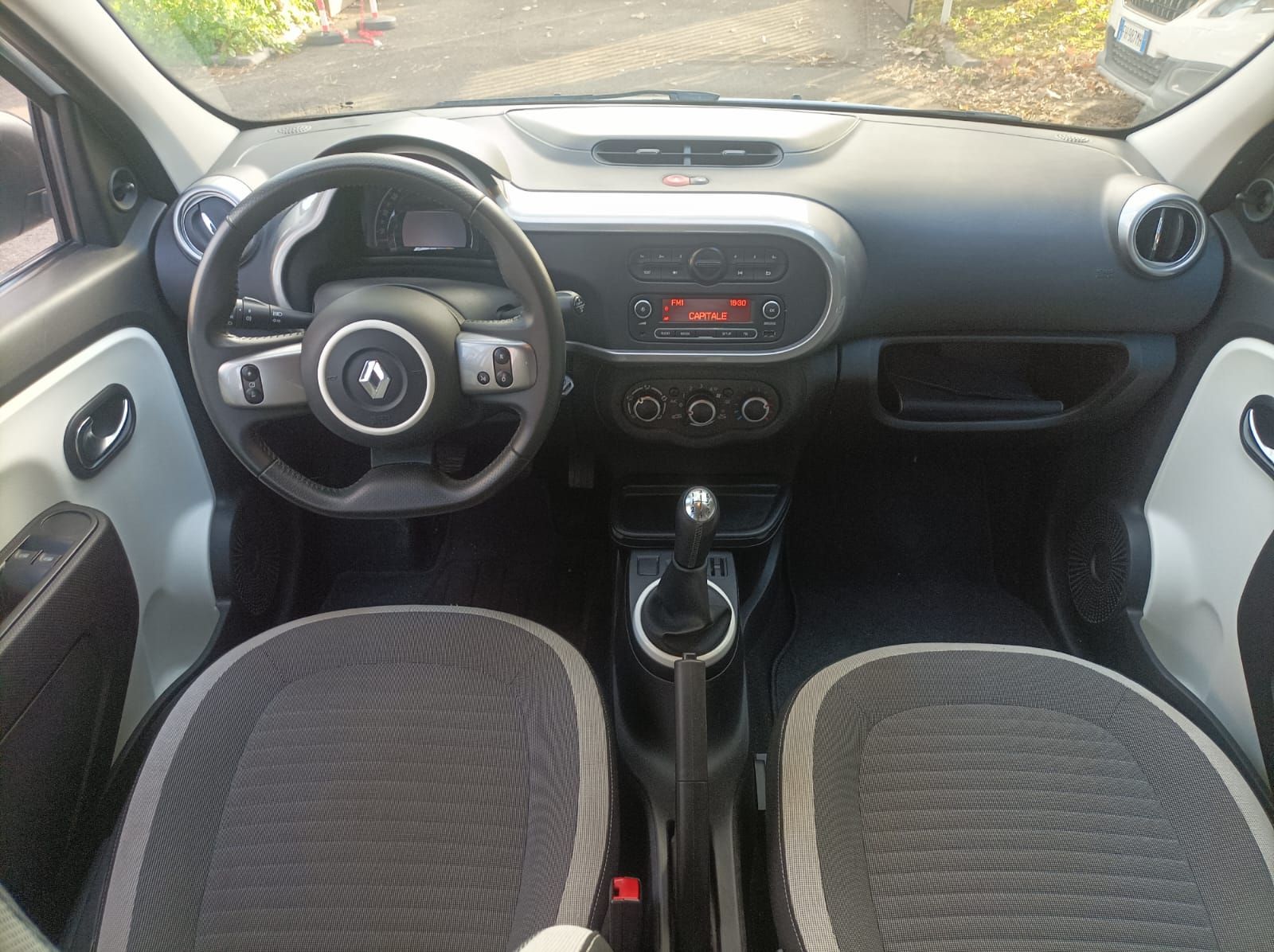 Renault Twingo  1.0 69 cv Benzina Ok Neopatentati