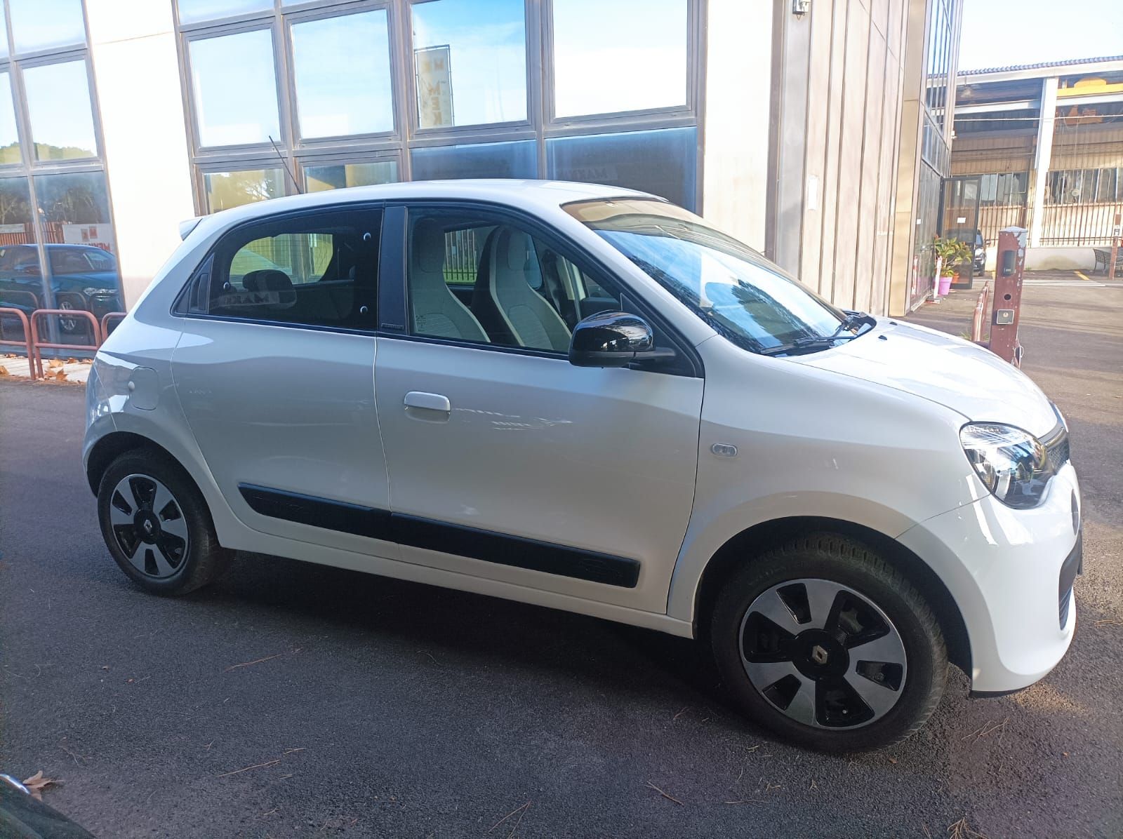 Renault Twingo  1.0 69 cv Benzina Ok Neopatentati