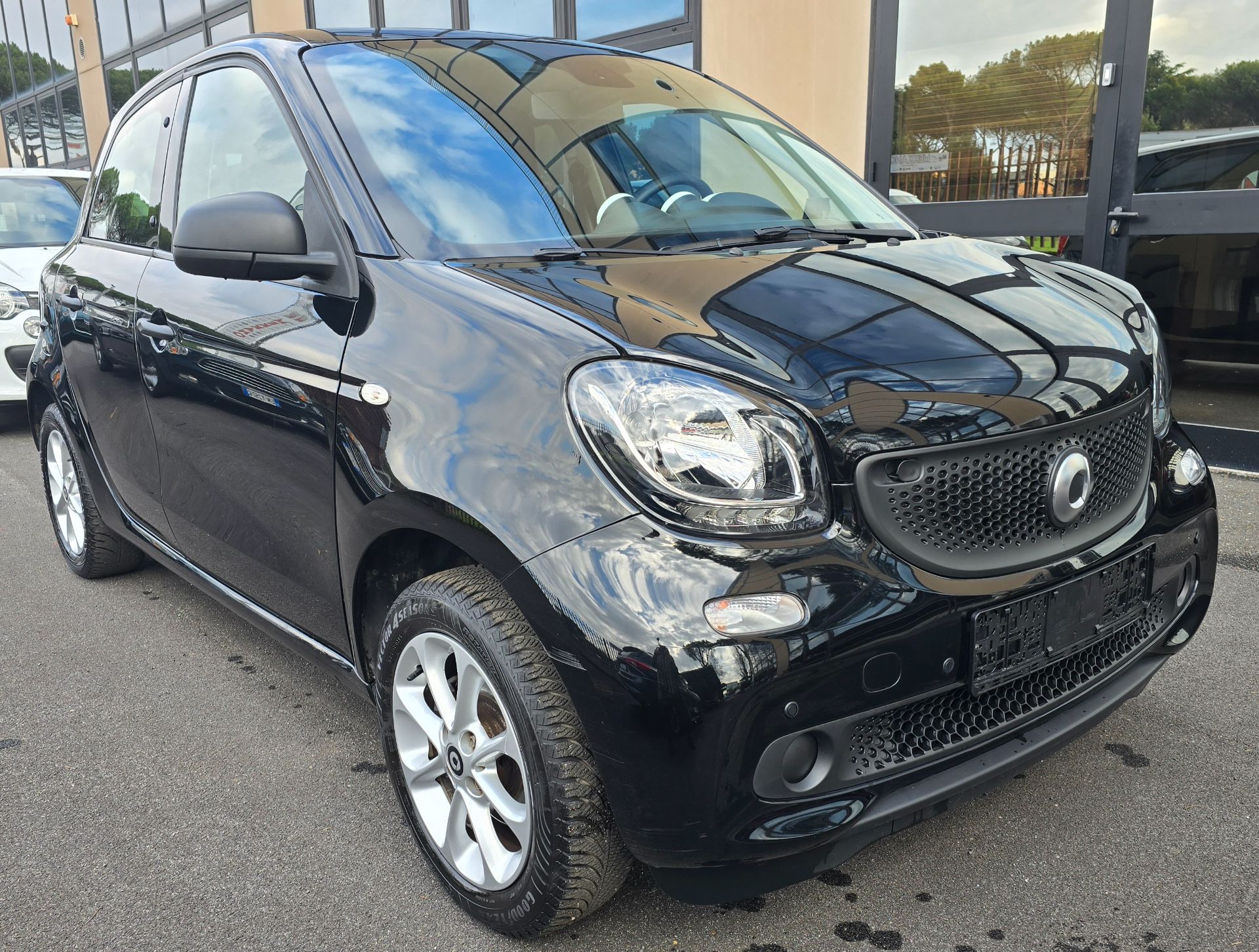 smart forFour  0.9 71 cv Benzina Twinamic Ok Neopatentati