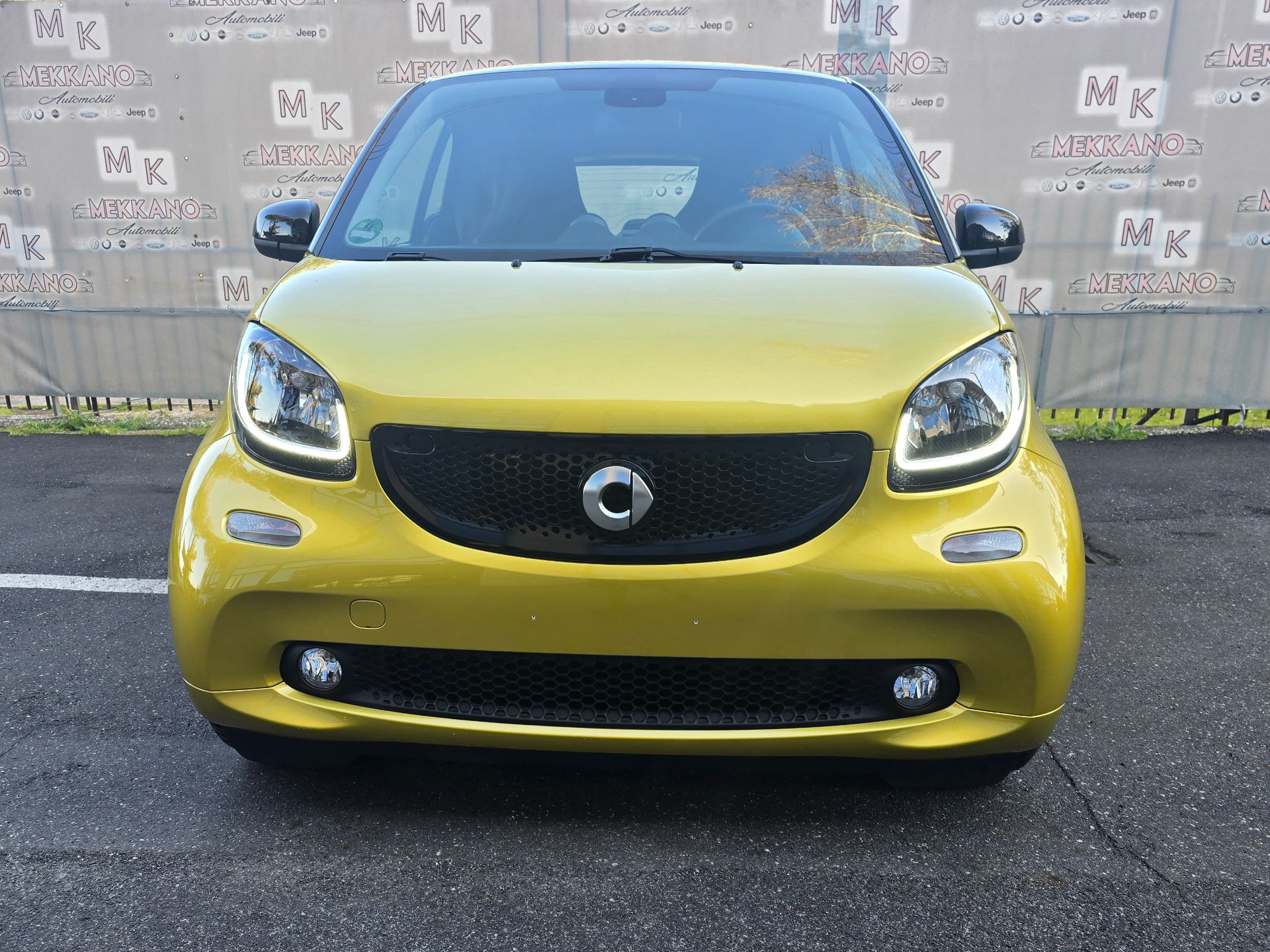 Scopri di più sull'articolo smart forTwo  0.9 71 cv Benzina Prime TETTO PELLE NAVI LED