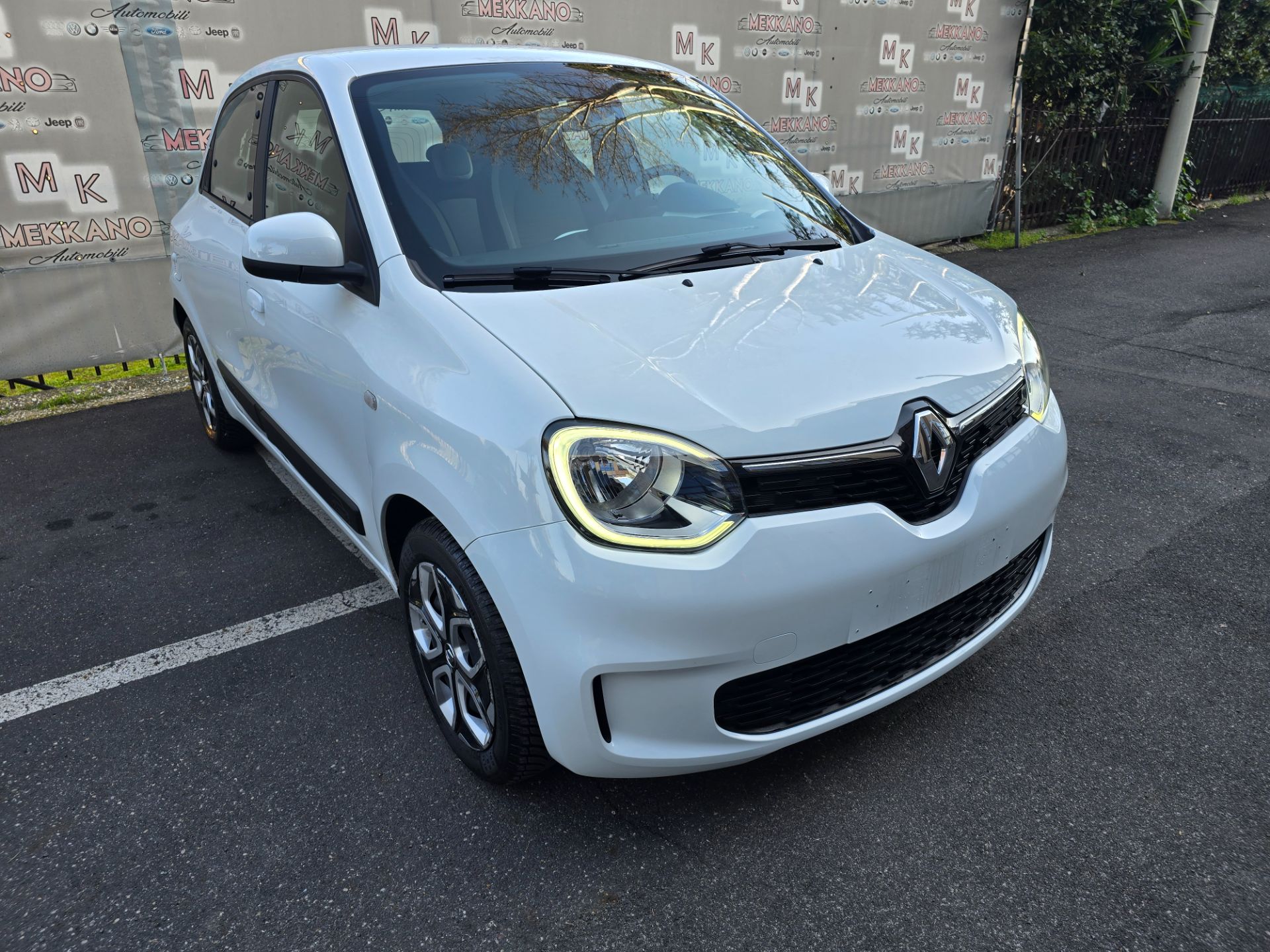 Renault Twingo  1.0 69 cv Benzina LIMITED LED Ok Neopatentati