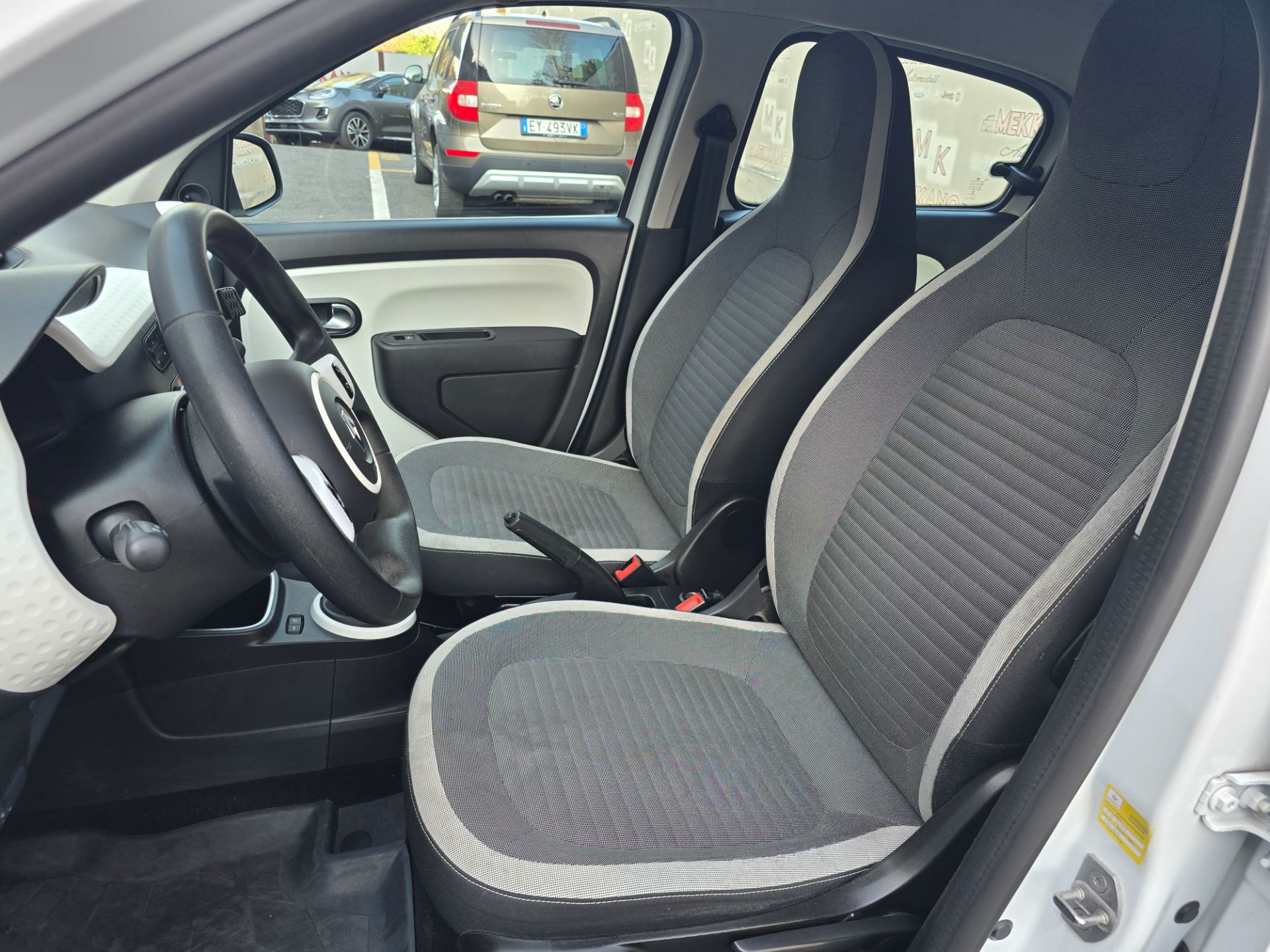 Renault Twingo  1.0 69 cv Benzina LIMITED LED Ok Neopatentati