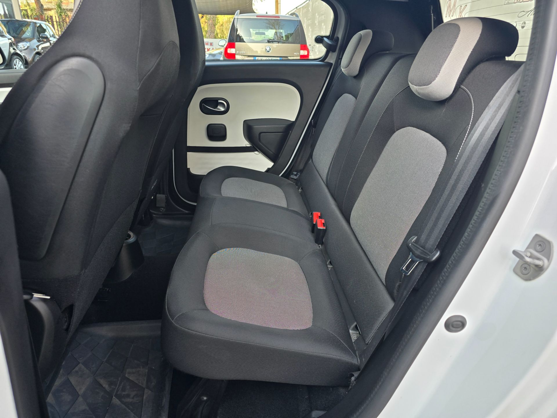 Renault Twingo  1.0 69 cv Benzina LIMITED LED Ok Neopatentati