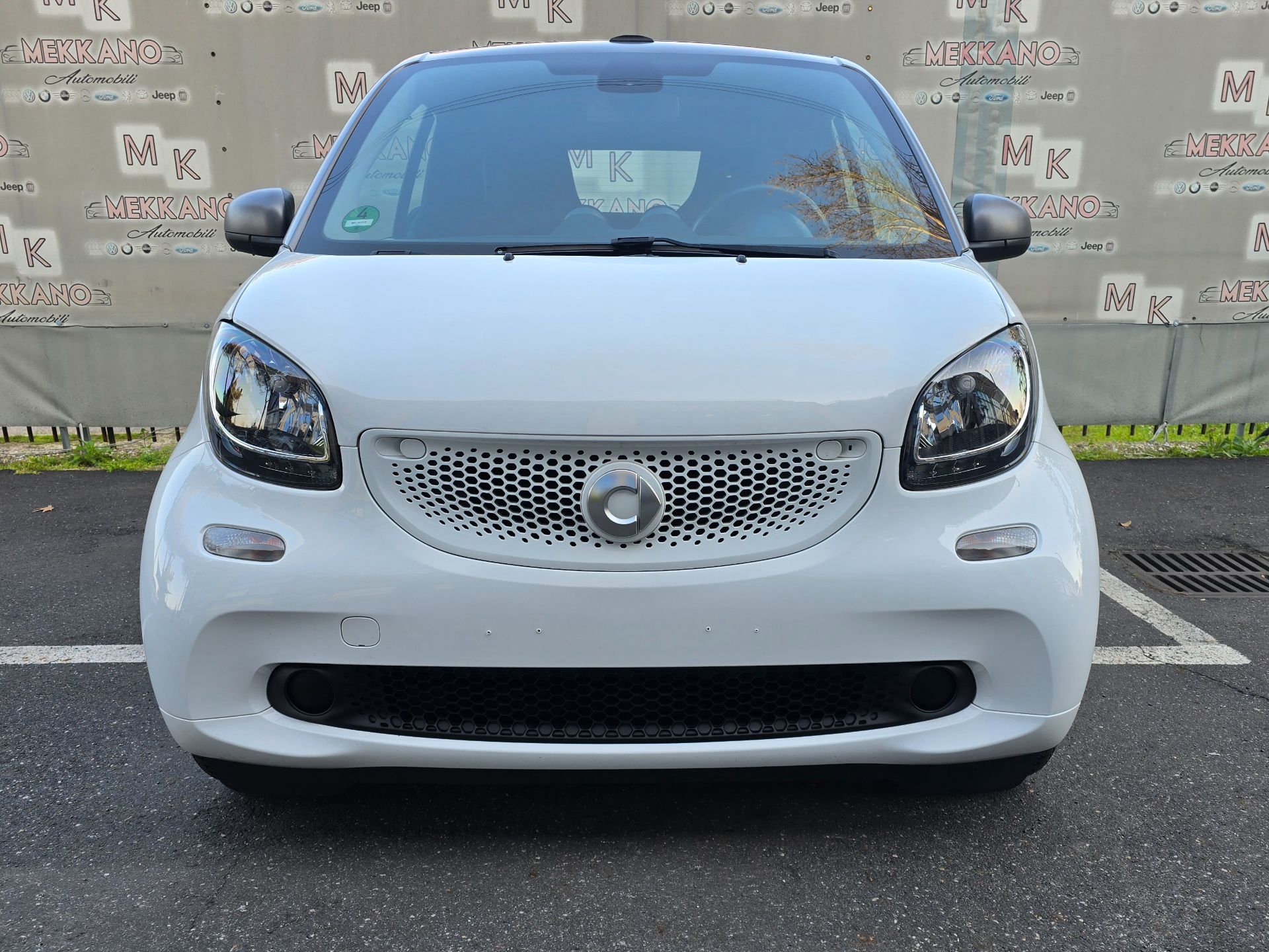 Scopri di più sull'articolo smart forTwo  0.9 71 cv Benzina Passion Cabrio Ok Neopatentati